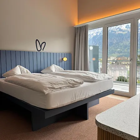 Hotell Hop & 4*
