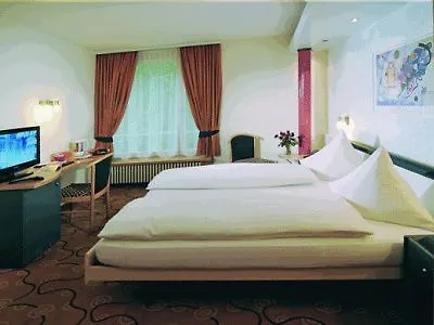Hop & 4* Interlaken